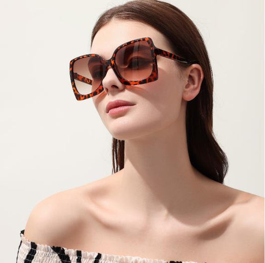 90s Sunglasses Revival: Best Retro Oval Styles for Women and Men - Abdosy